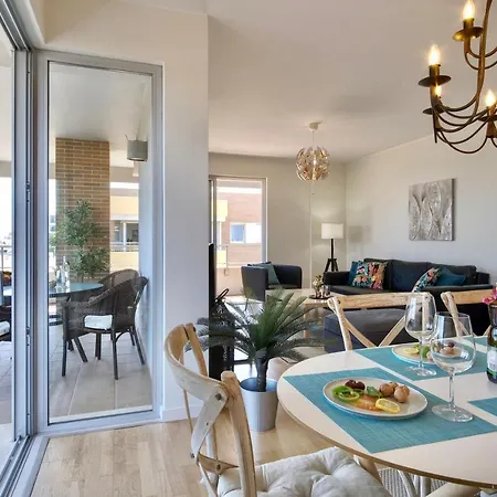 Algarve W Pool, Close To Beach And City W Seaview Quarteira
