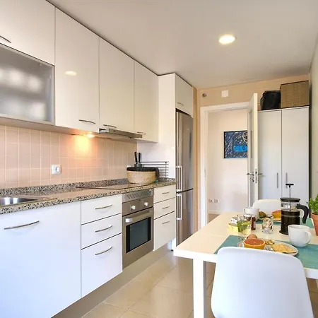Algarve W Pool, Close To Beach And City W Seaview * Quarteira