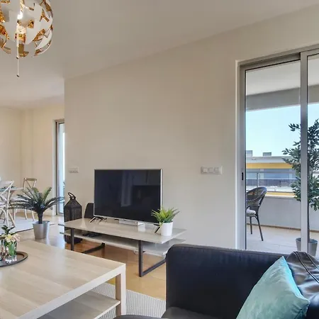 Algarve W Pool, Close To Beach And City W Seaview Appartement Quarteira