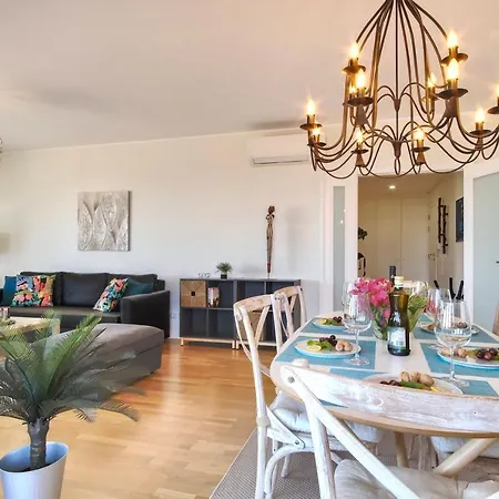 Algarve W Pool, Close To Beach And City W Seaview Appartement *