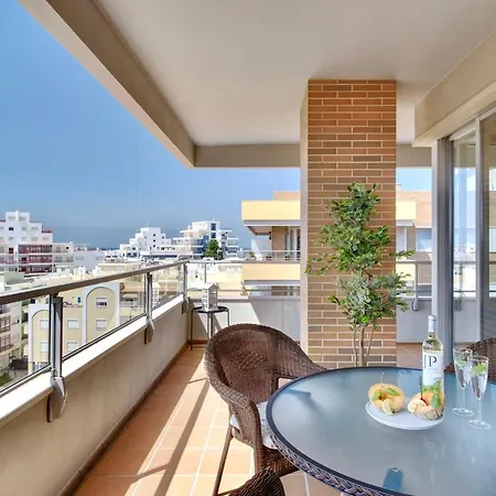 Algarve W Pool, Close To Beach And City W Seaview Quarteira