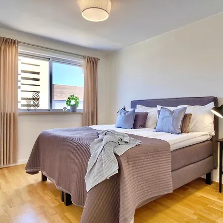 Apartment Algarve W Pool, Close To Beach And City W Seaview